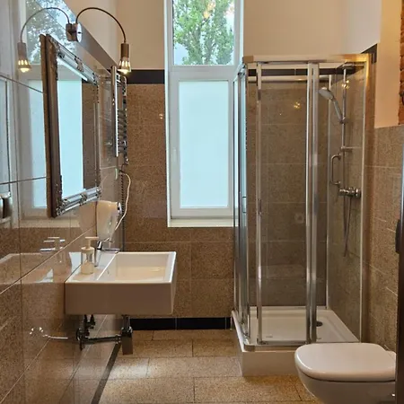 Lodzki Palacyk Historic